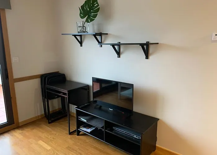 Apto. Con Terraza Y Vistas Al Mar Apartamento *